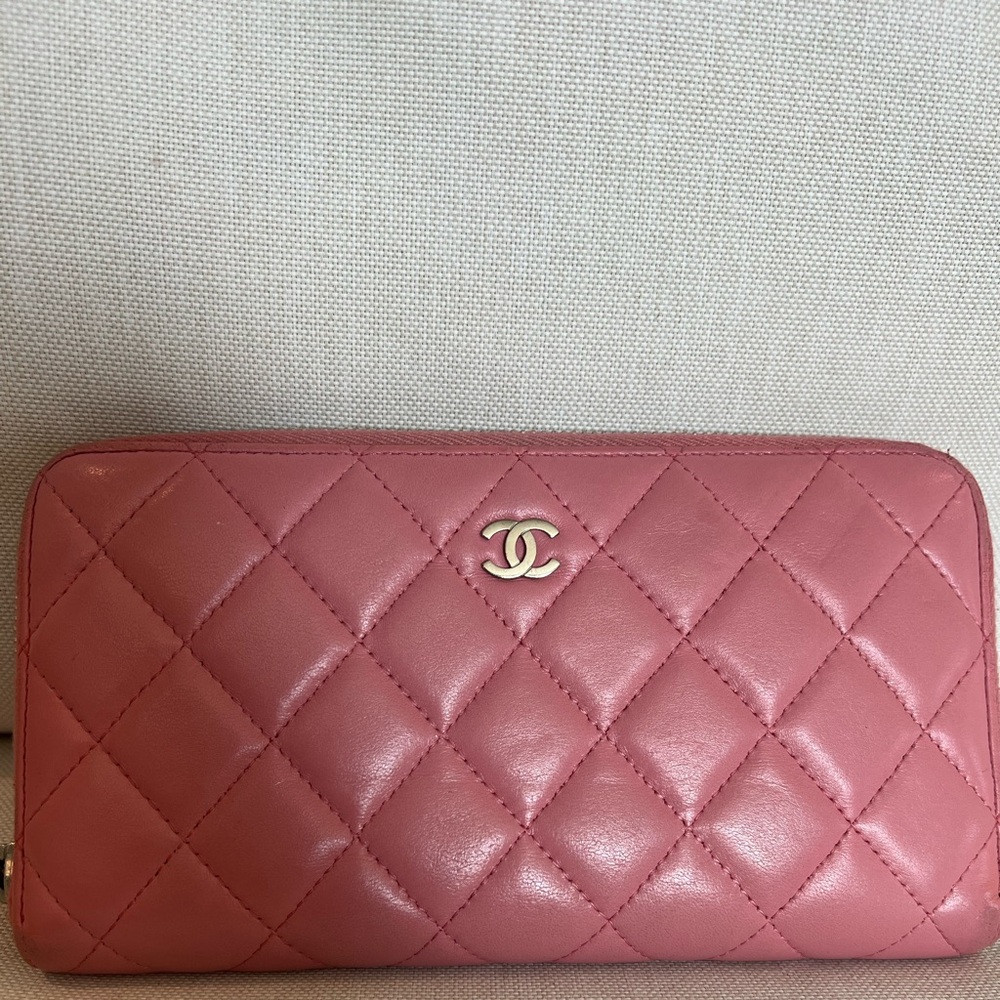 ⛔️SOLD⛔️Chanel Pink Zippy Wallet